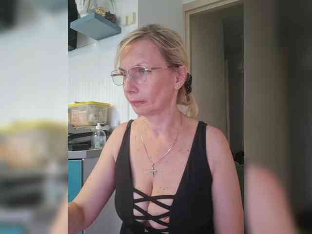 ShiningMILF webcam