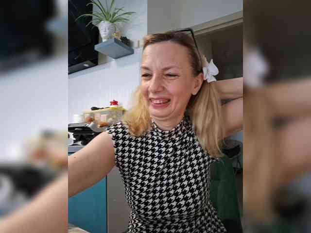 ShiningMILF webcam