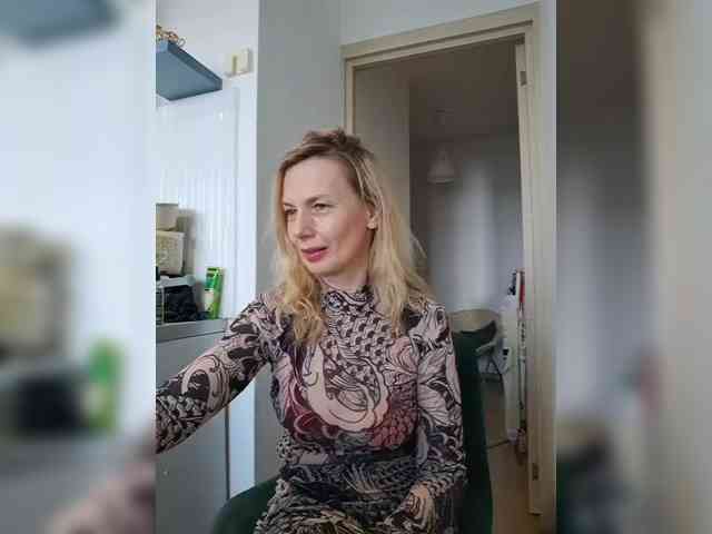ShiningMILF