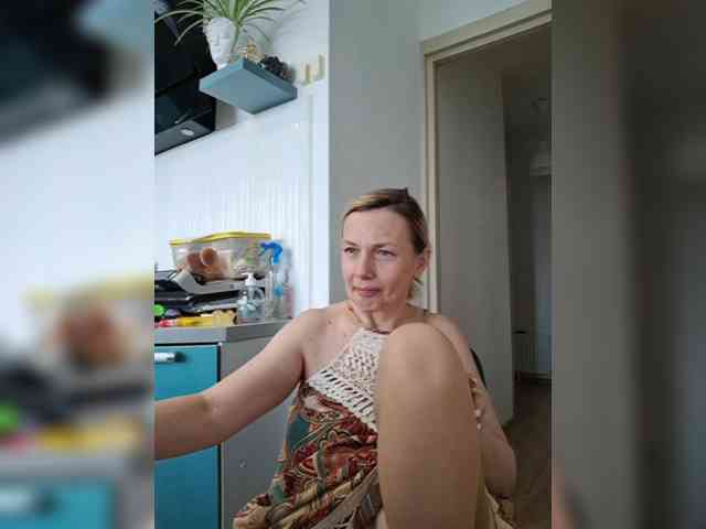 Модель: ShiningMILF