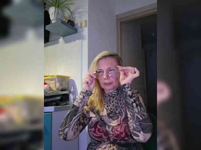 ShiningMILF webcam