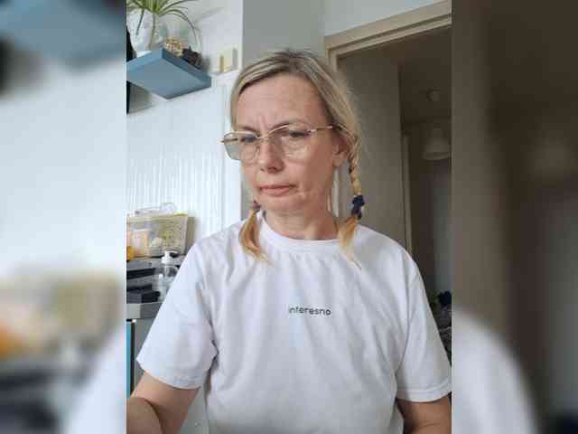 ShiningMILF webcam