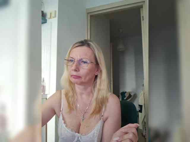 ShiningMILF webcam
