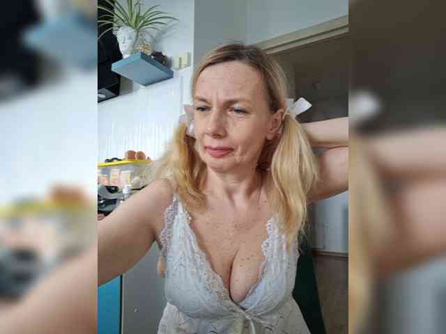 ShiningMILF Sex Cam Show