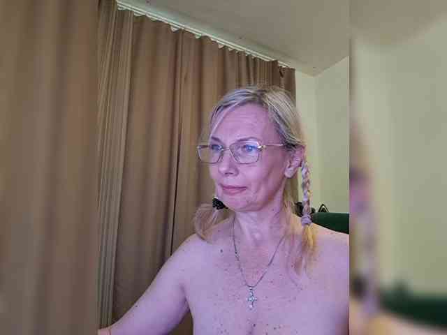 ShiningMILF webcam