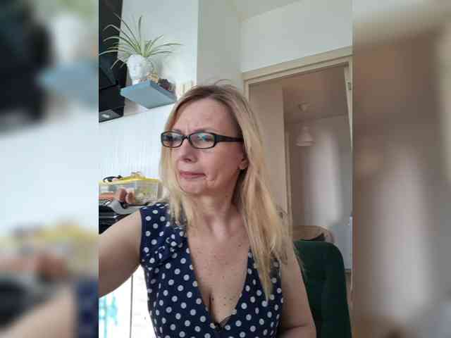 ShiningMILF webcam