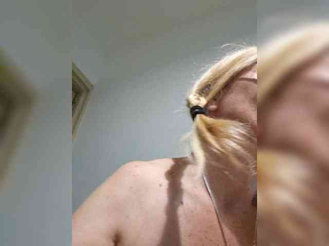 ShiningMILF webcam