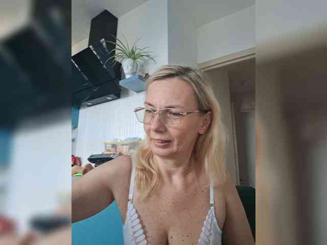 ShiningMILF webcam