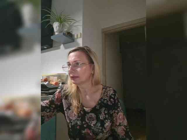 ShiningMILF webcam