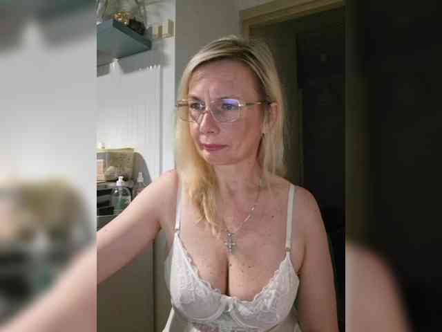 ShiningMILF webcam
