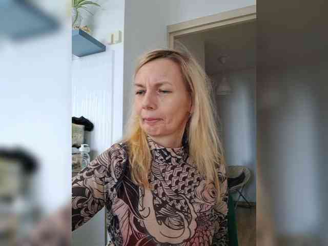 ShiningMILF webcam