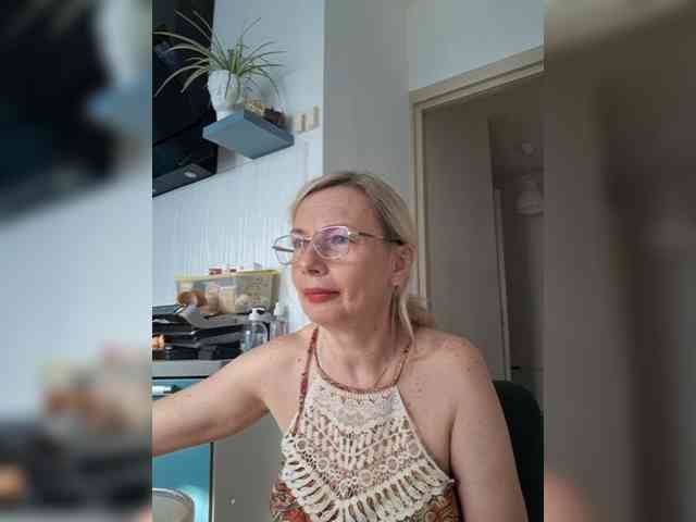 ShiningMILF webcam