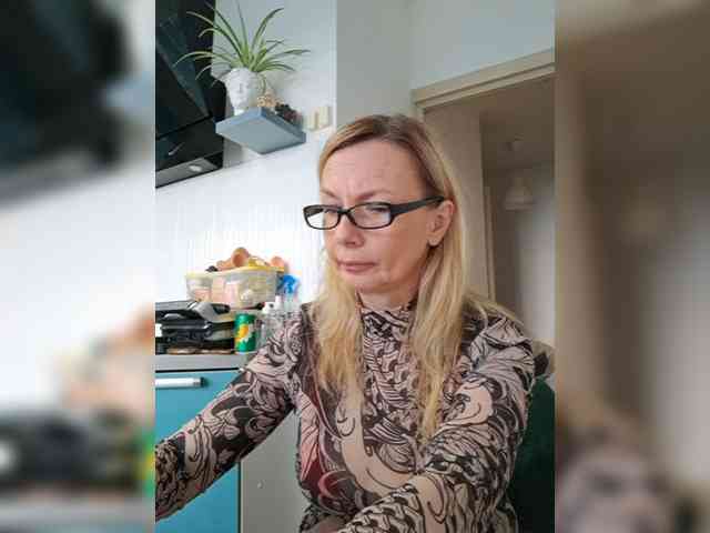 ShiningMILF webcam