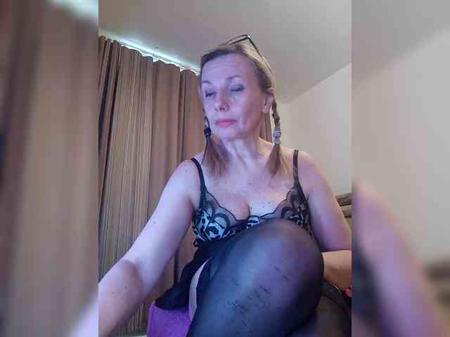 ShiningMILF webcam