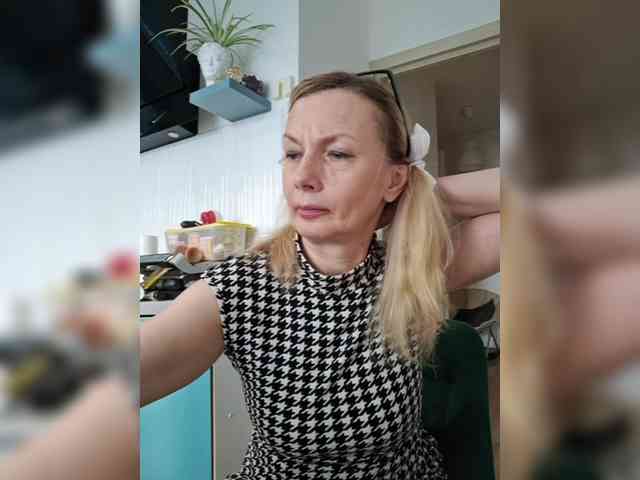 ShiningMILF webcam