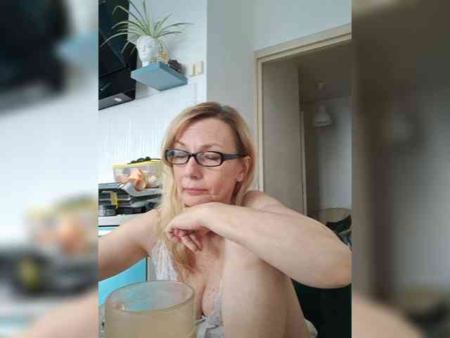 ShiningMILF webcam