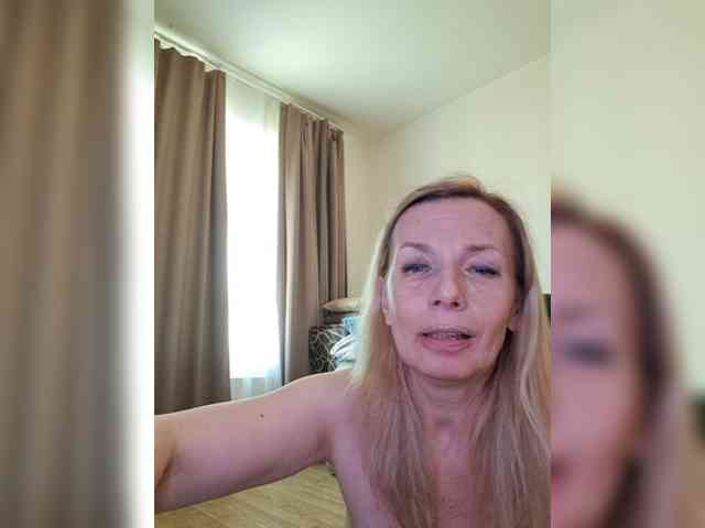 ShiningMILF webcam