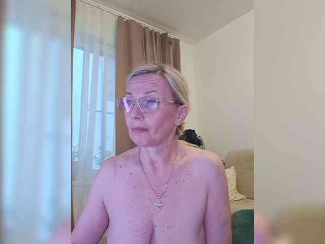 ShiningMILF webcam