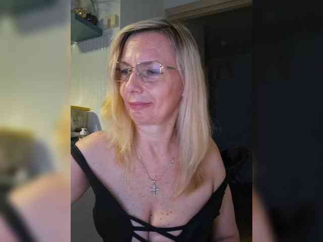 ShiningMILF webcam