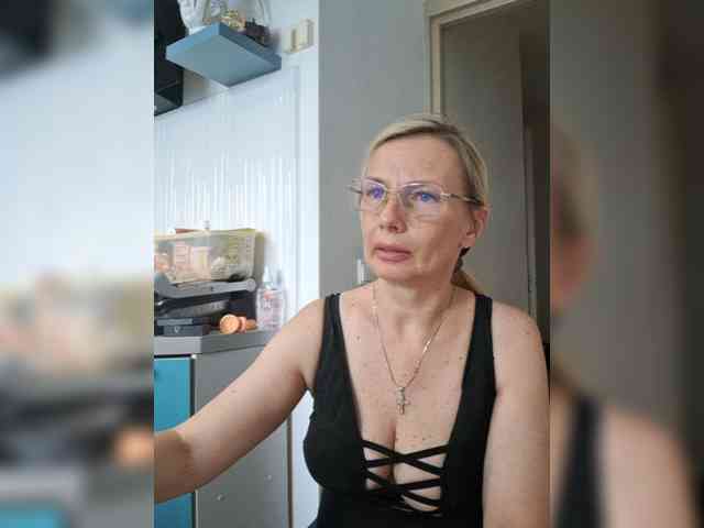 ShiningMILF webcam