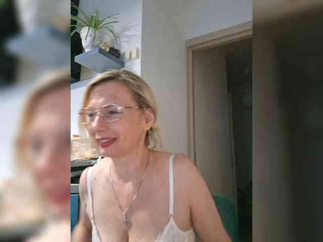 ShiningMILF webcam