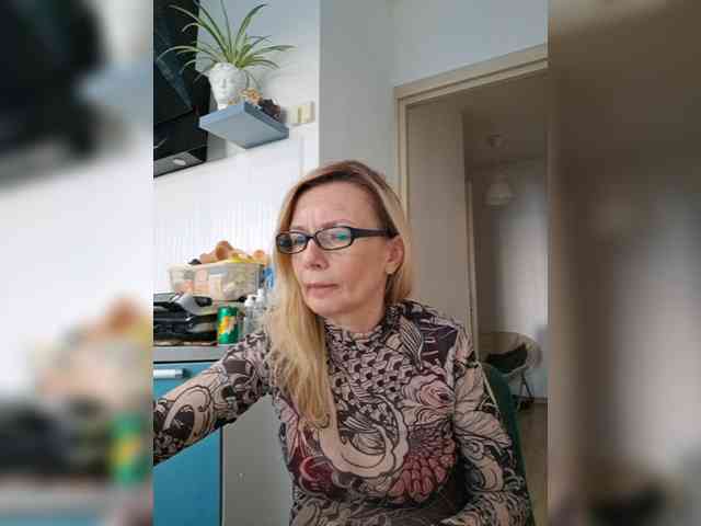 ShiningMILF webcam
