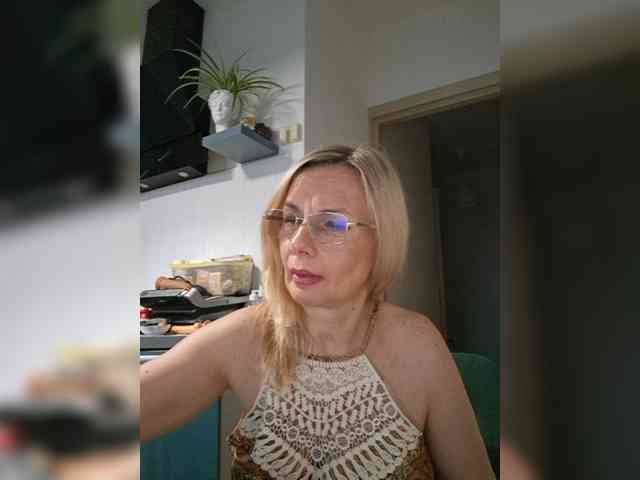 ShiningMILF webcam