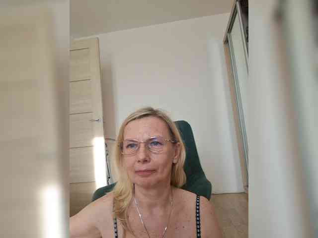 ShiningMILF webcam