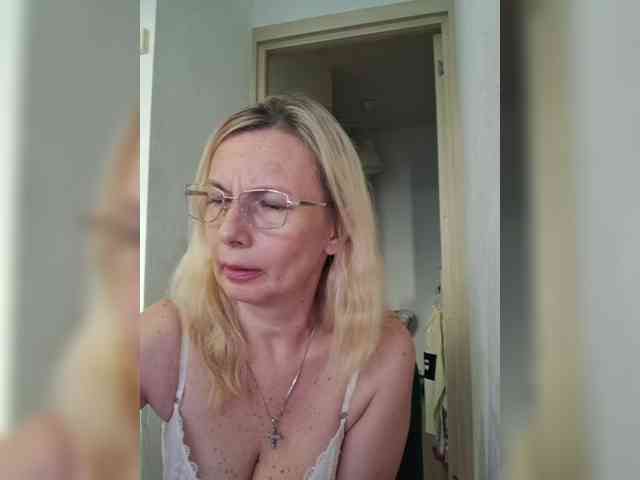 ShiningMILF webcam