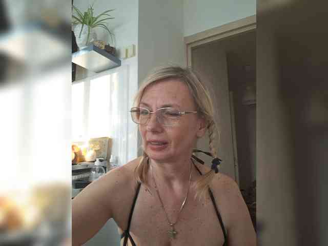 ShiningMILF webcam