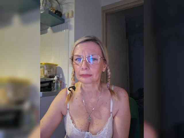 ShiningMILF webcam