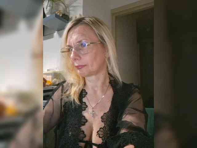ShiningMILF webcam