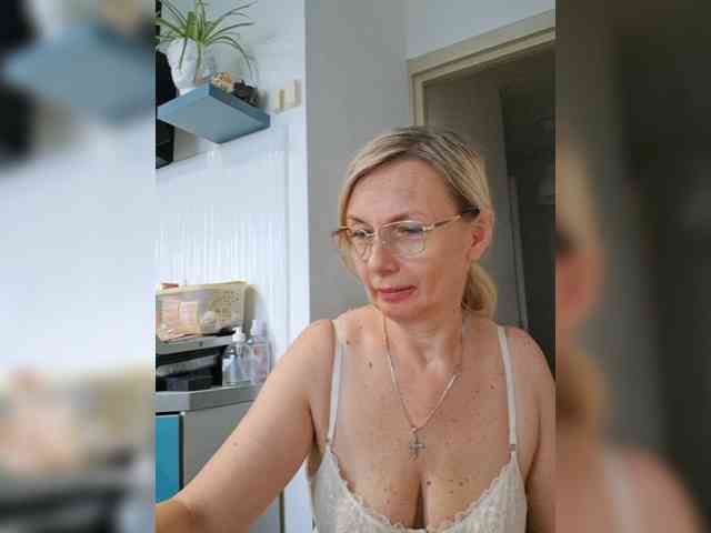 ShiningMILF webcam