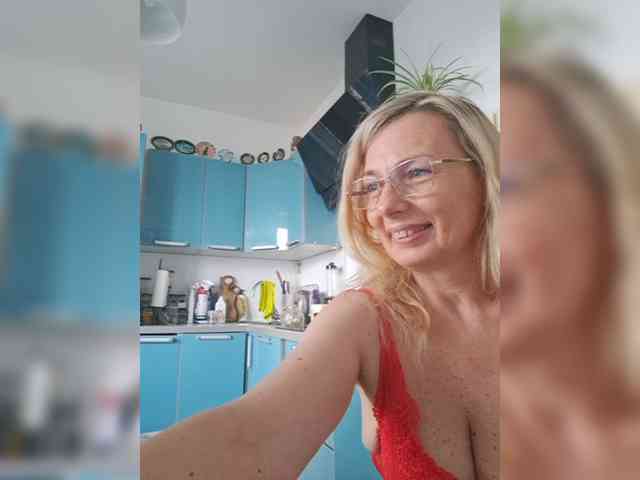 ShiningMILF webcam