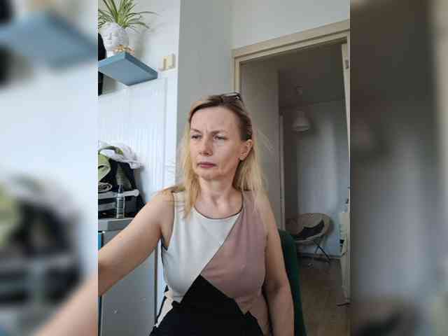 ShiningMILF webcam