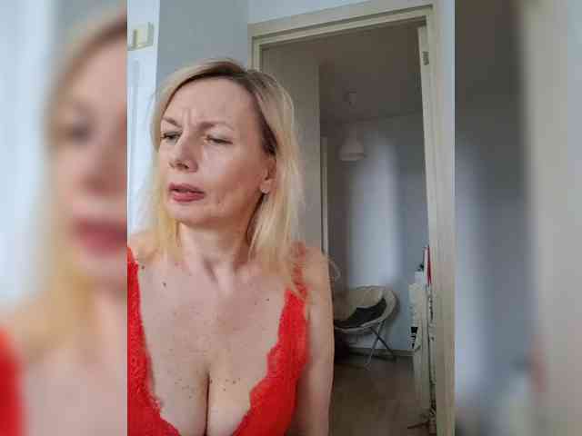 ShiningMILF webcam