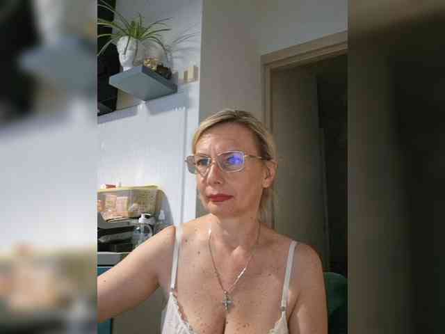 ShiningMILF webcam