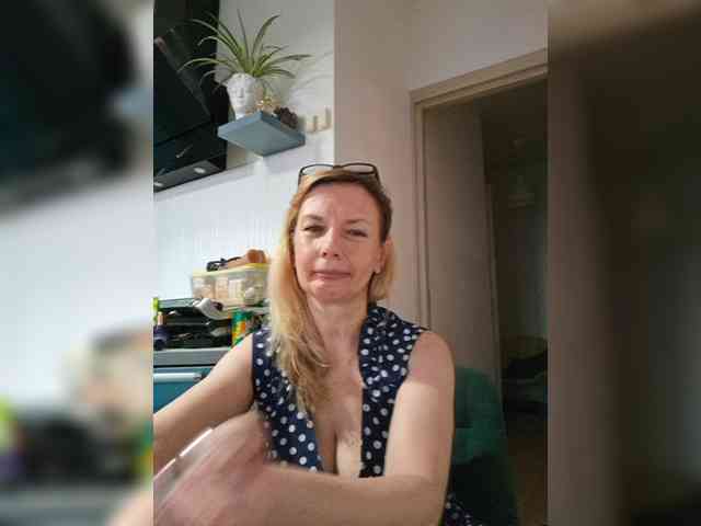 ShiningMILF webcam