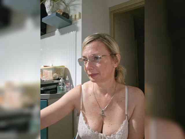 ShiningMILF webcam