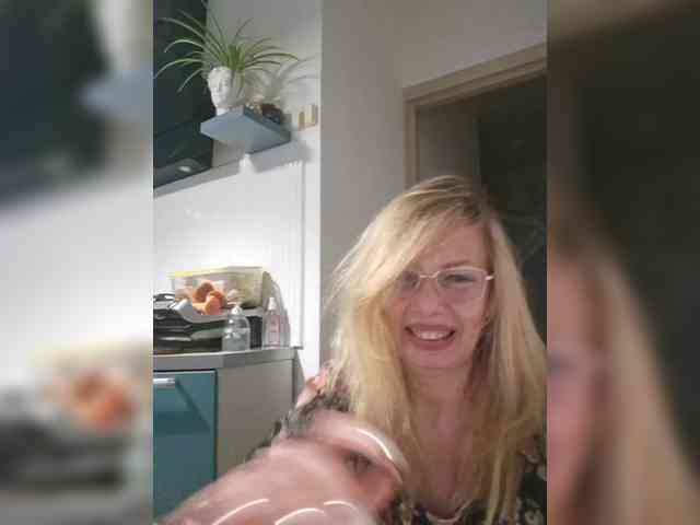 ShiningMILF Sex Cam Show
