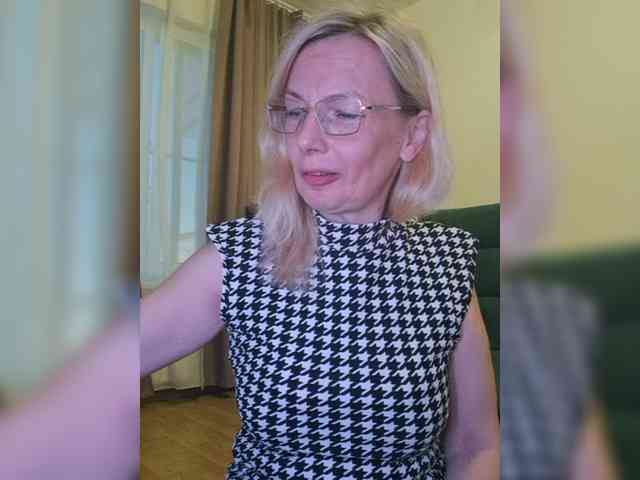 ShiningMILF webcam
