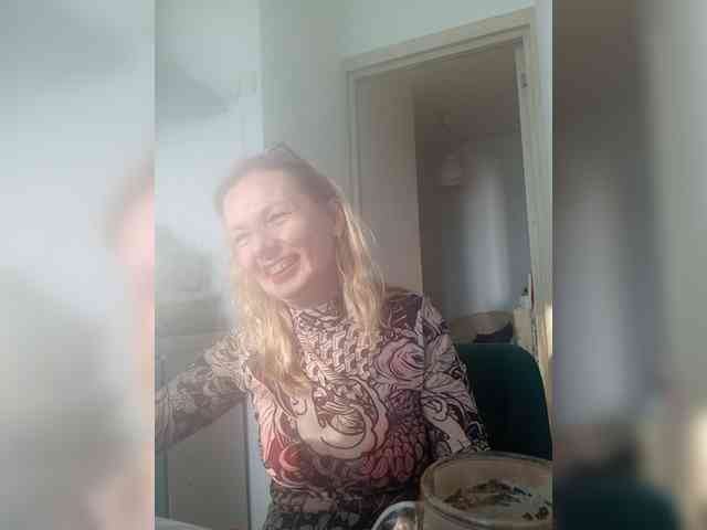 ShiningMILF webcam