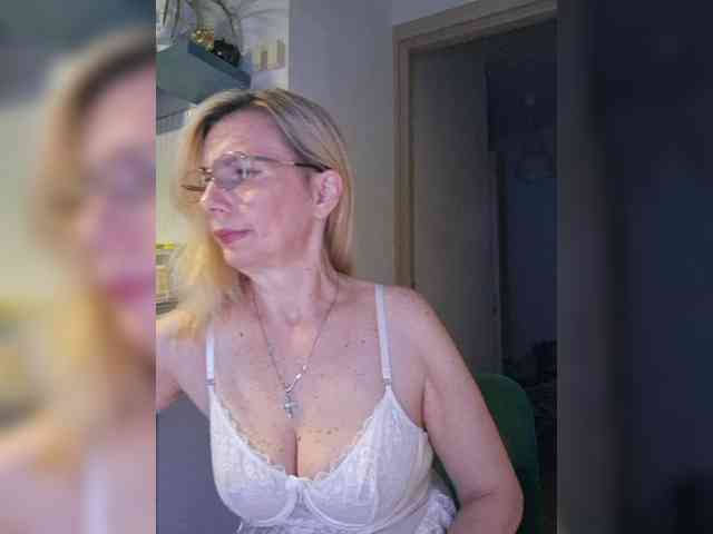 ShiningMILF webcam