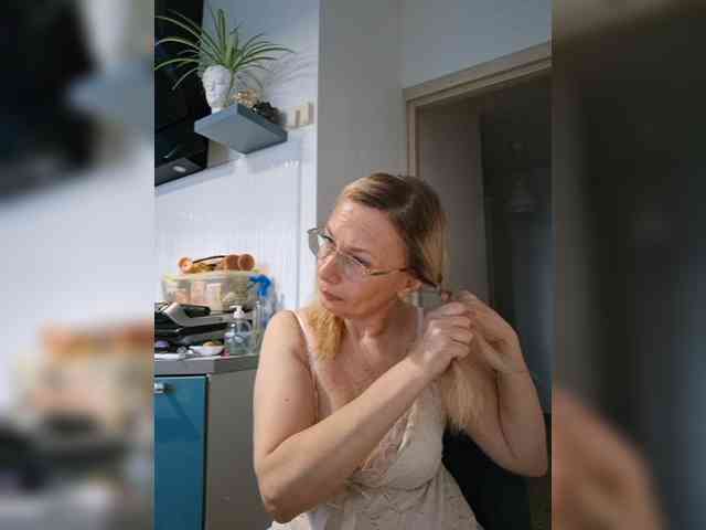 ShiningMILF Sex Cam Show