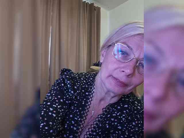 ShiningMILF webcam