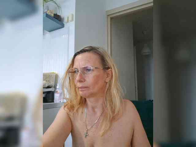 ShiningMILF webcam