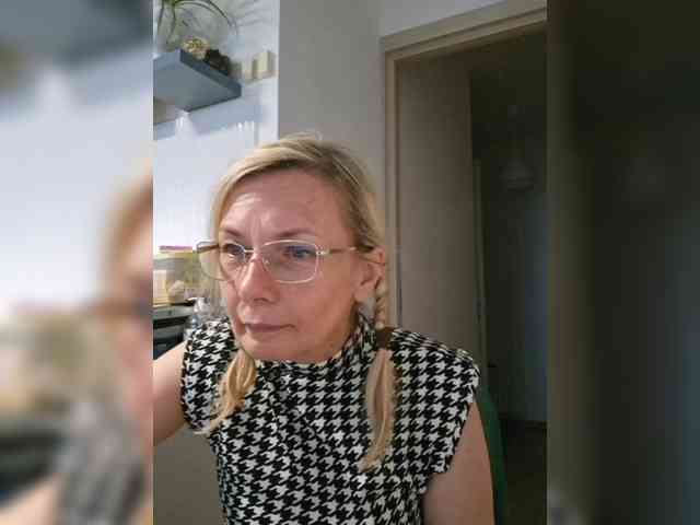 ShiningMILF webcam