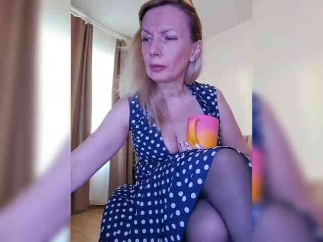Модель: ShiningMILF
