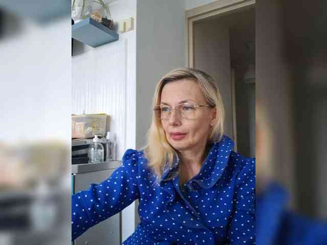 ShiningMILF webcam