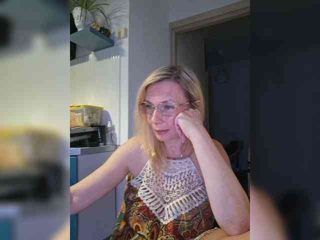 ShiningMILF webcam